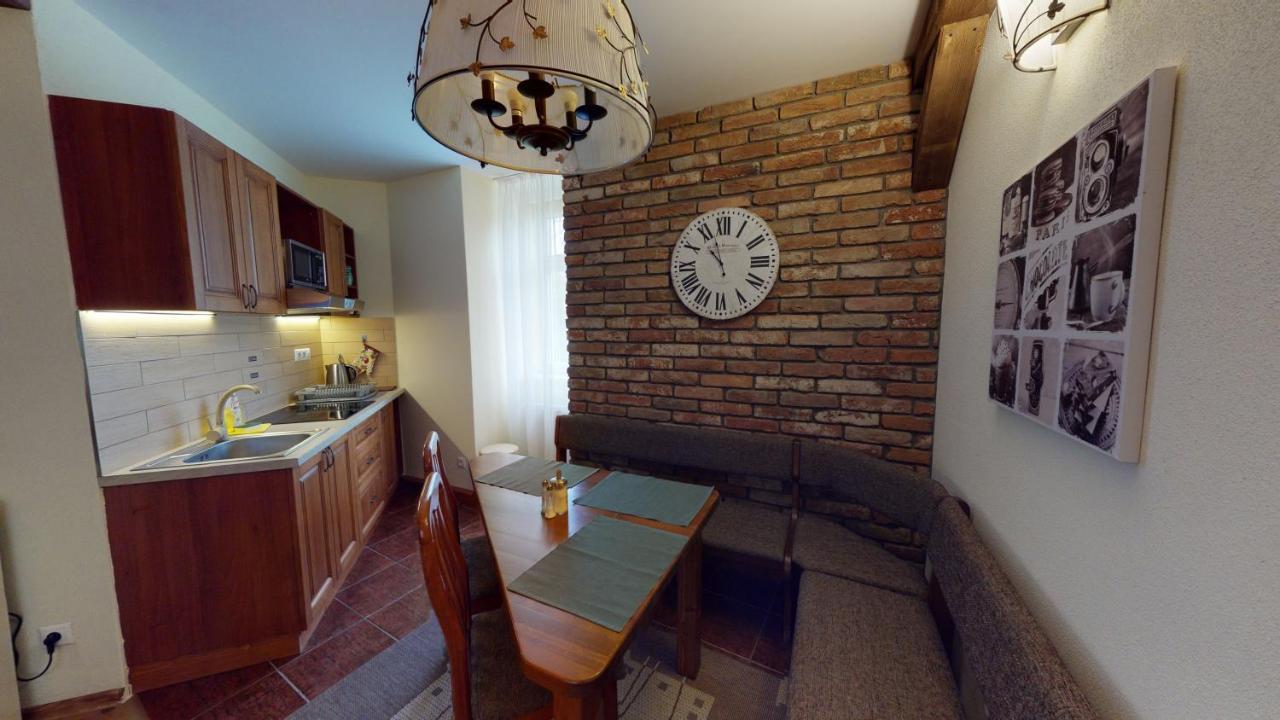 Marta, 200 M Apartment